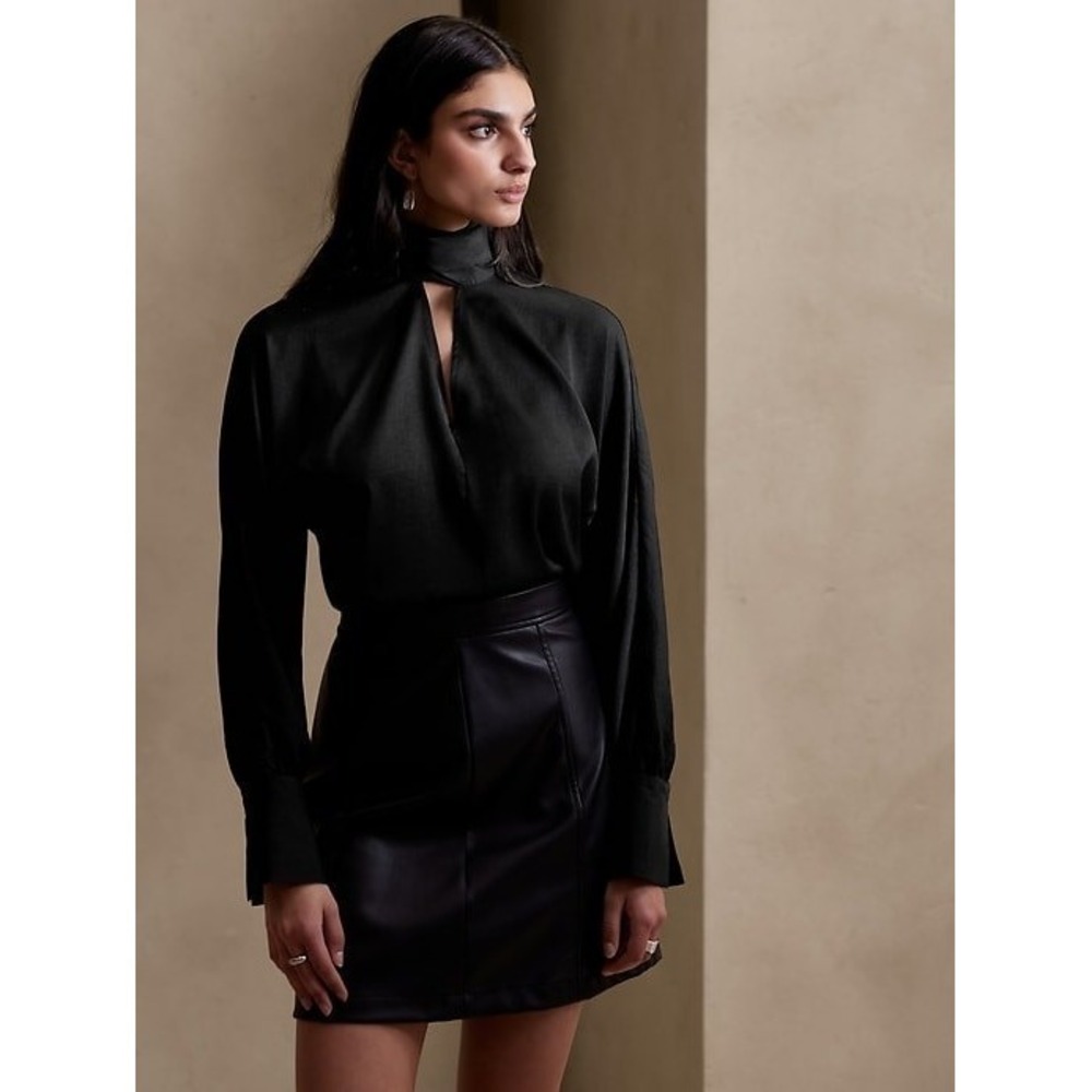 Banana Republic Blouse Womens XS Black Scarf Neck Tie Long Sleeve Career Top